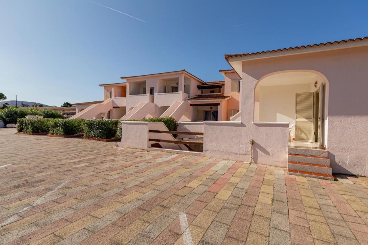 Residence Arcobaleno Сан-Теодоро Екстер'єр фото